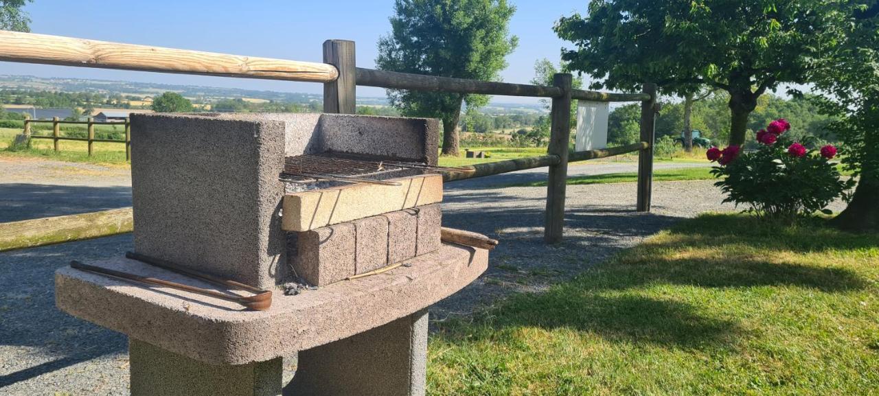 Le Logis des Chons à la campagne à Saint hilaire du Bois - Lys Haut Layon Le Plessis  Esterno foto